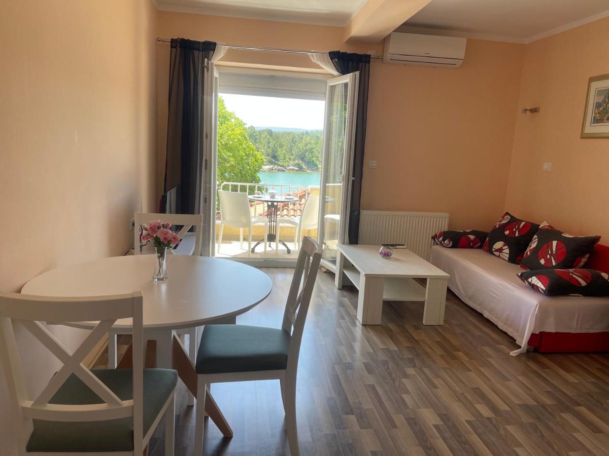 אוברובץ Apartments Duje Ribnica מראה חיצוני תמונה