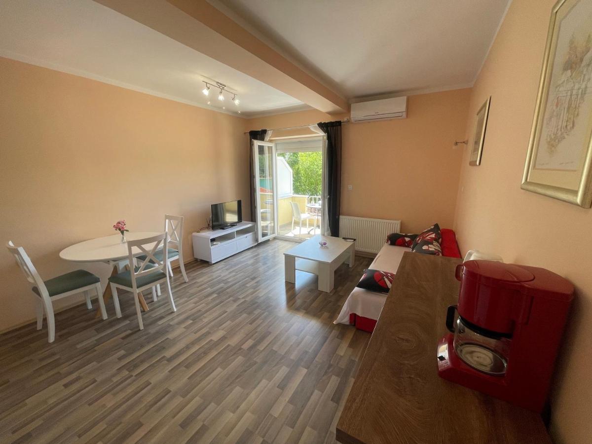 אוברובץ Apartments Duje Ribnica מראה חיצוני תמונה