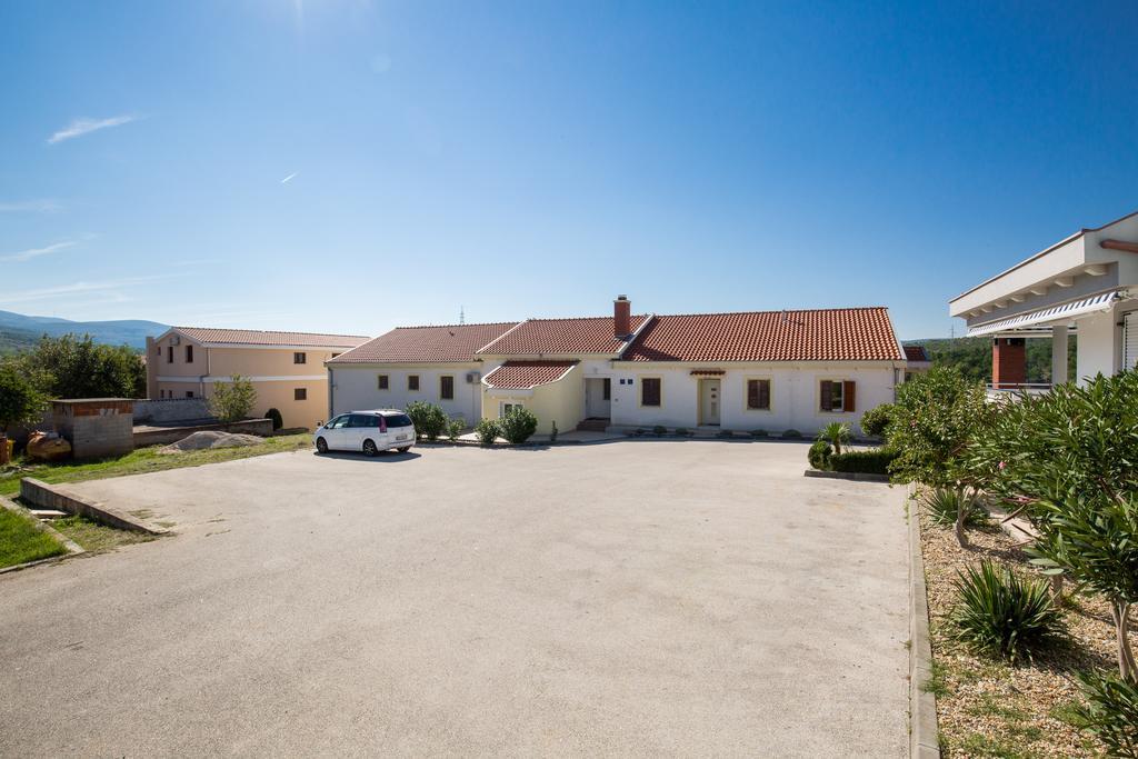 אוברובץ Apartments Duje Ribnica מראה חיצוני תמונה