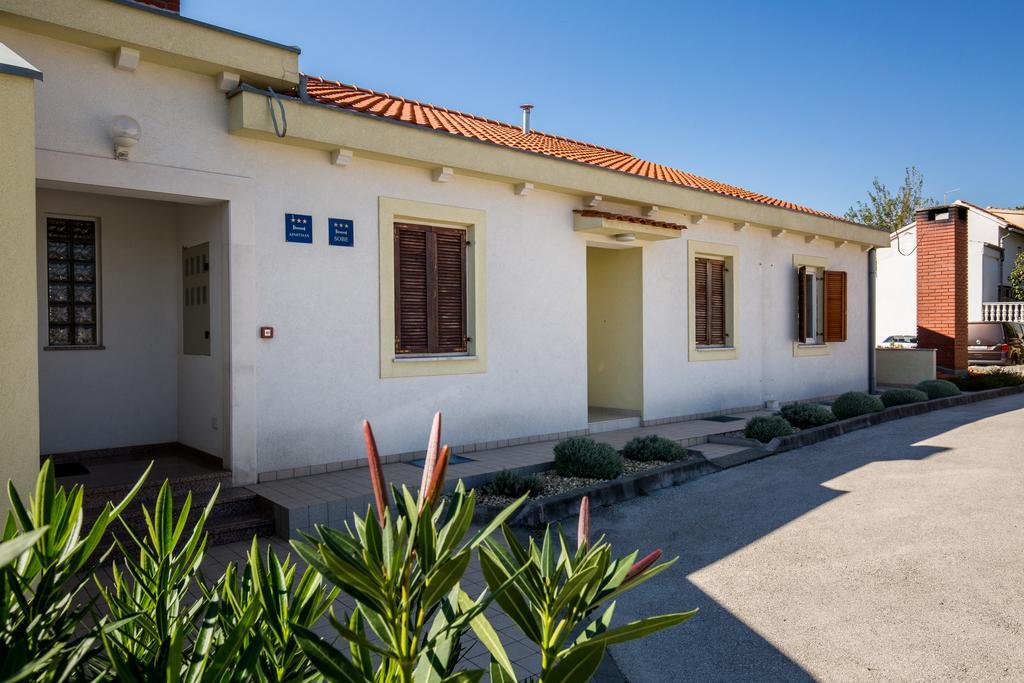 אוברובץ Apartments Duje Ribnica מראה חיצוני תמונה