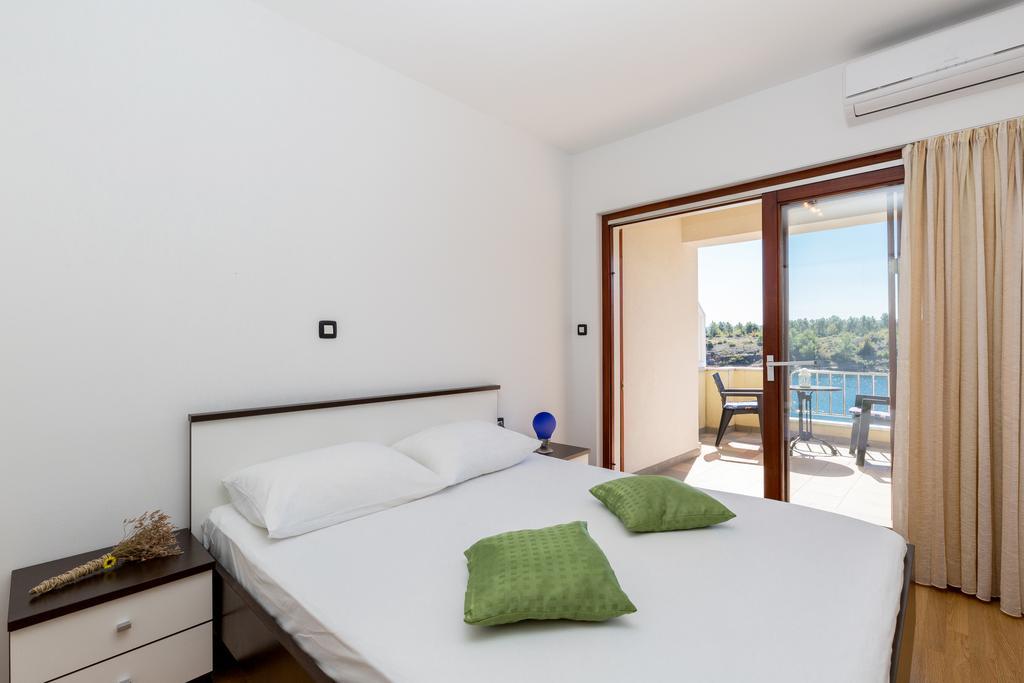 אוברובץ Apartments Duje Ribnica מראה חיצוני תמונה