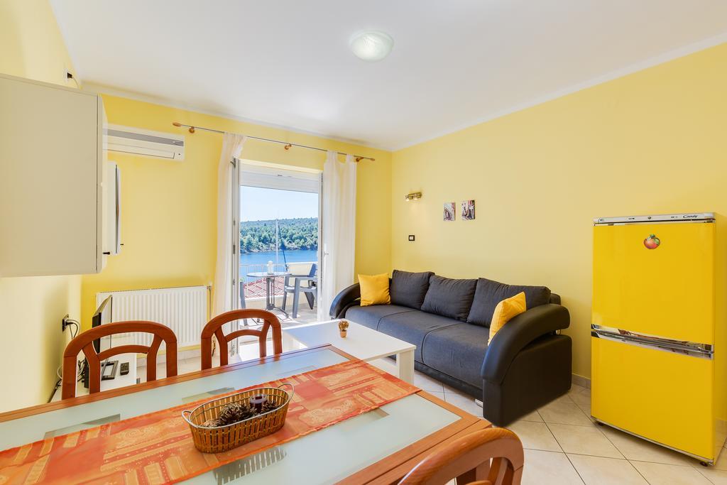אוברובץ Apartments Duje Ribnica מראה חיצוני תמונה