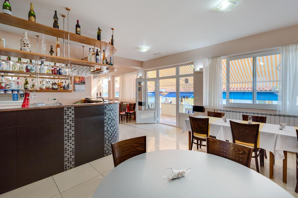 אוברובץ Apartments Duje Ribnica מראה חיצוני תמונה