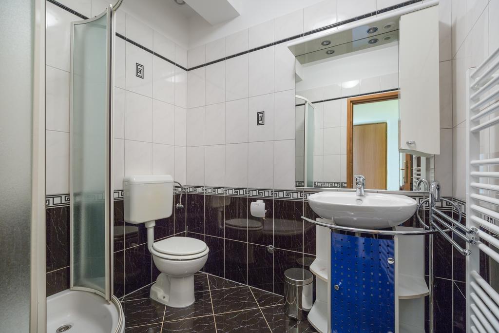אוברובץ Apartments Duje Ribnica מראה חיצוני תמונה