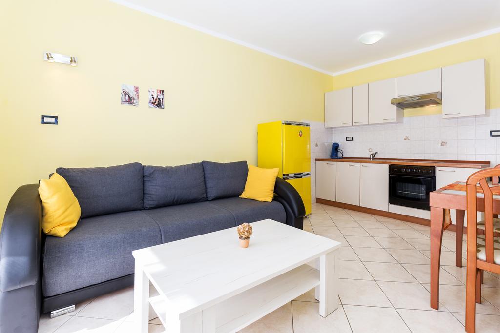 אוברובץ Apartments Duje Ribnica מראה חיצוני תמונה