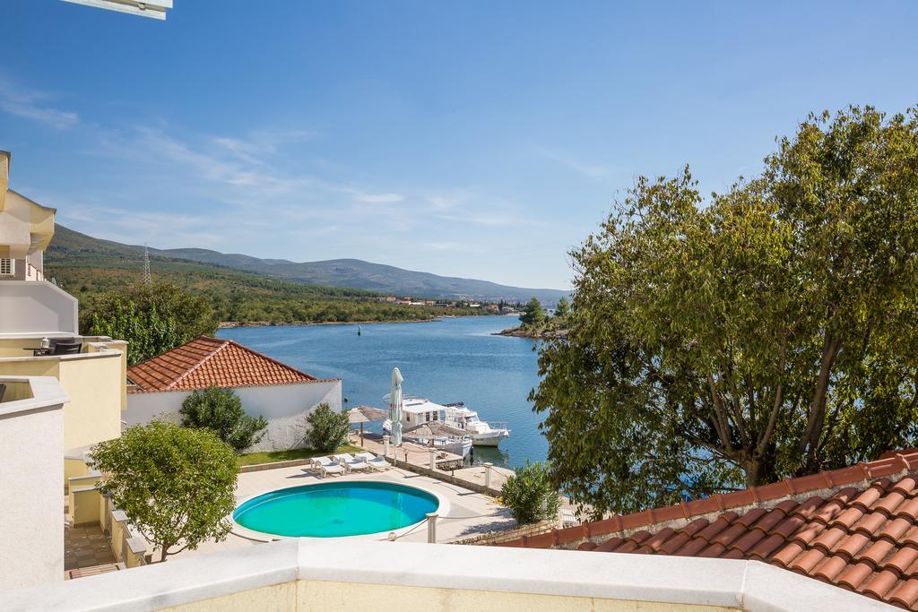 אוברובץ Apartments Duje Ribnica מראה חיצוני תמונה