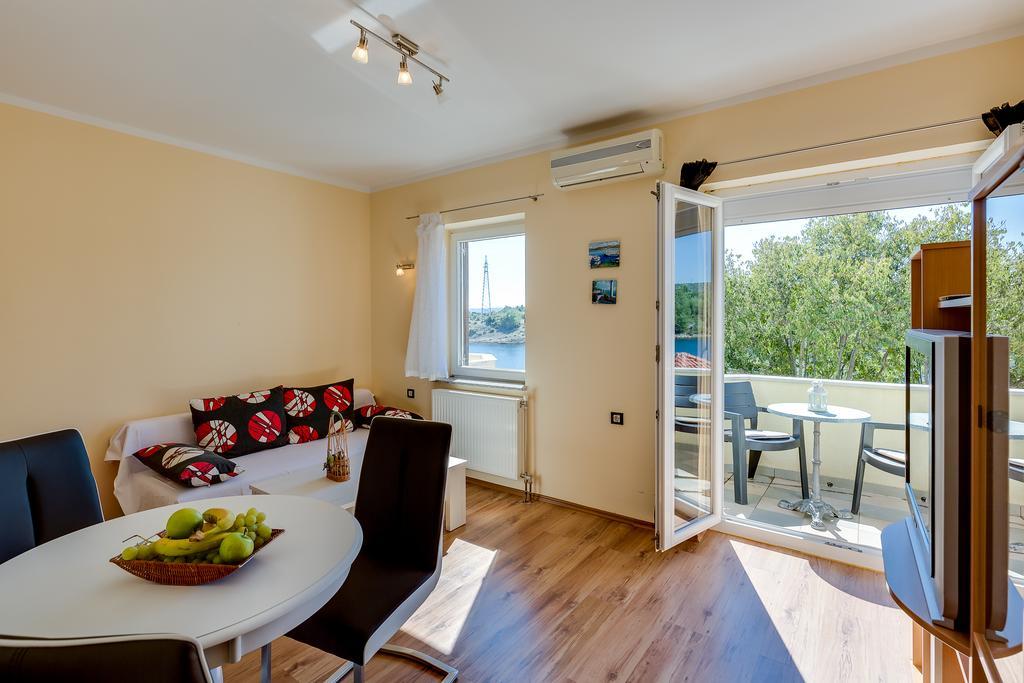 אוברובץ Apartments Duje Ribnica מראה חיצוני תמונה