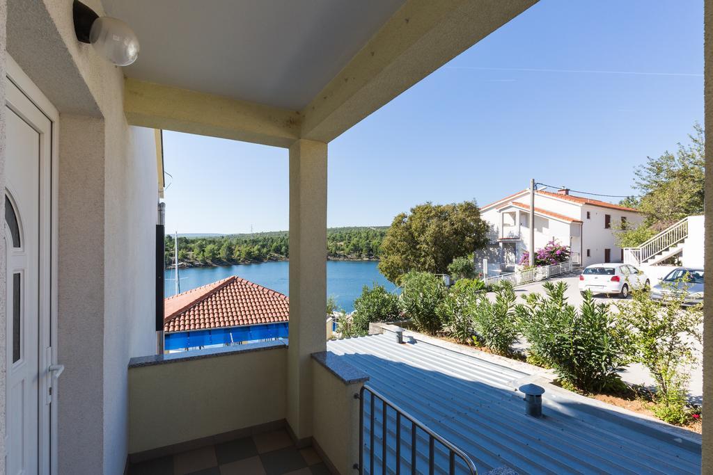 אוברובץ Apartments Duje Ribnica מראה חיצוני תמונה