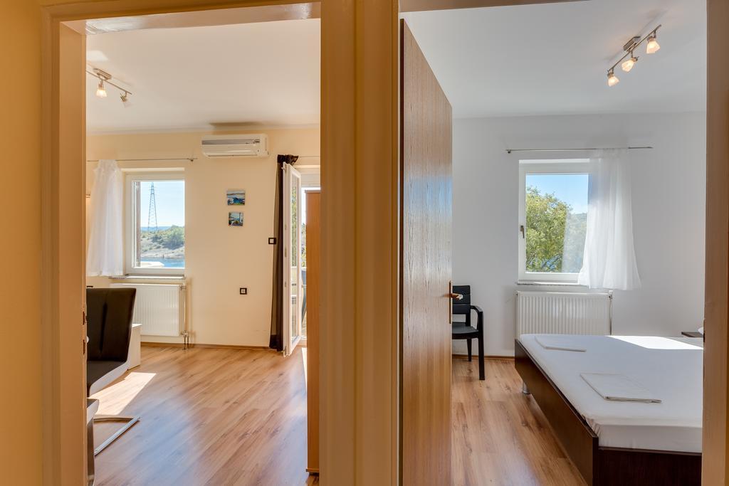 אוברובץ Apartments Duje Ribnica מראה חיצוני תמונה
