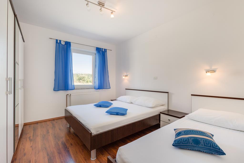 אוברובץ Apartments Duje Ribnica מראה חיצוני תמונה