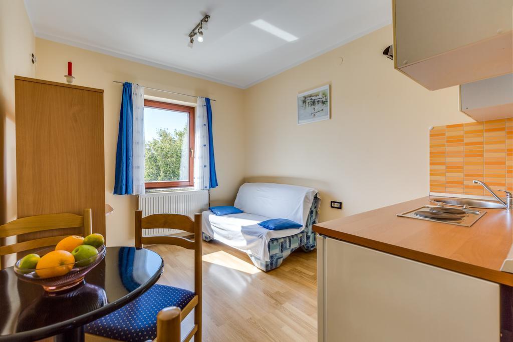 אוברובץ Apartments Duje Ribnica מראה חיצוני תמונה