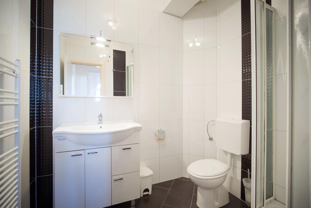 אוברובץ Apartments Duje Ribnica מראה חיצוני תמונה