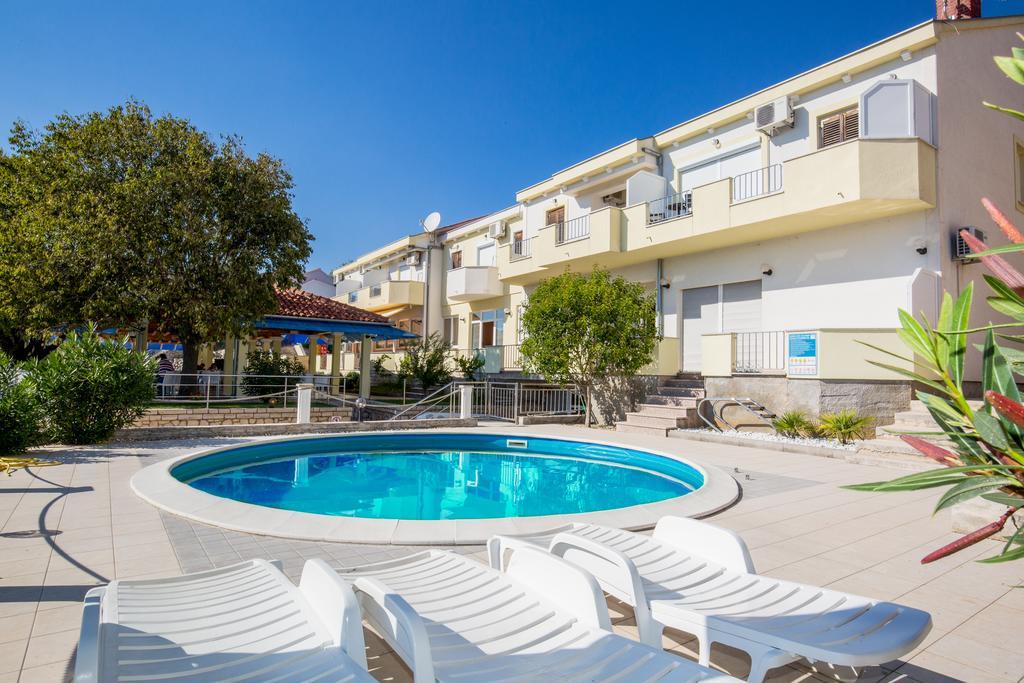 אוברובץ Apartments Duje Ribnica מראה חיצוני תמונה